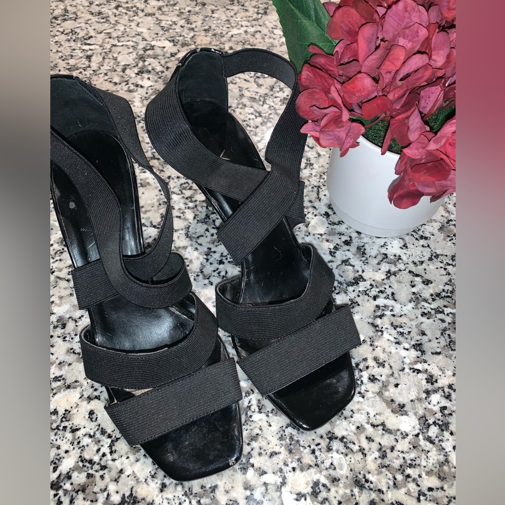 Vaneli East Strappy,Black Pumps 6.5